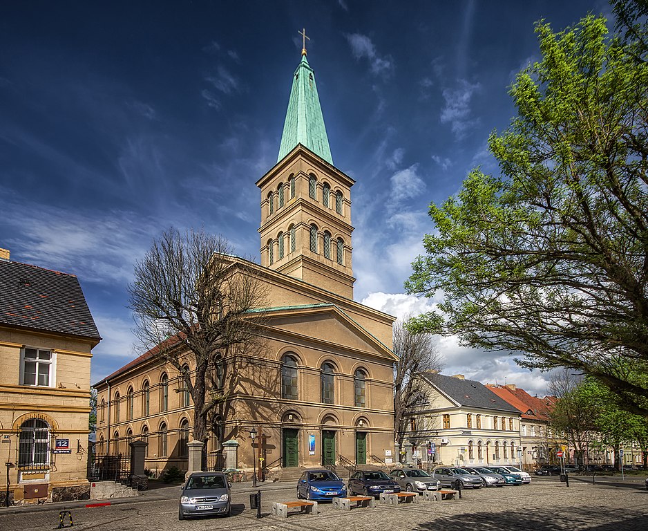 Przewóz busem z Międzyrzecza do Holandii Przewóz busem z Międzyrzecza do Holandii