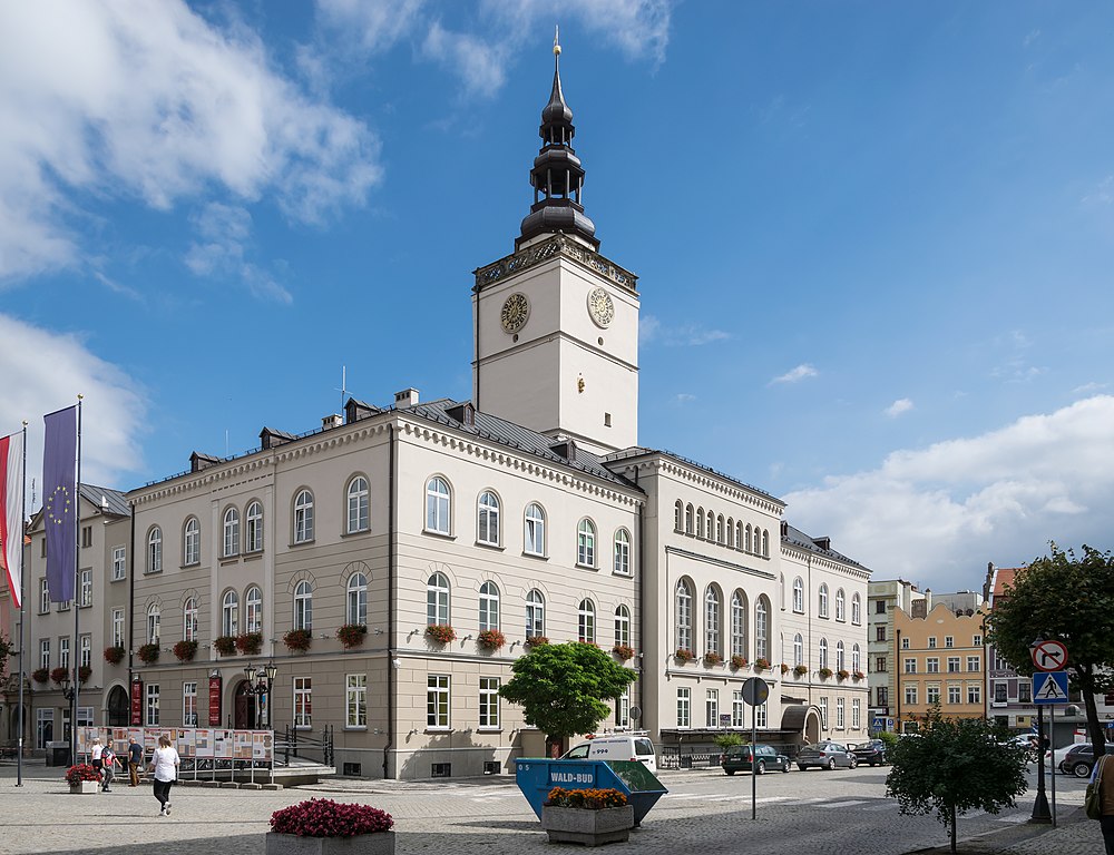 Przewóz busem z Dzierżoniowa do Holandii Przewóz busem z Dzierżoniowa do Holandii